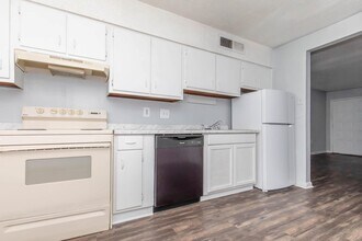 Marion Manor Apartments in Mccomb, MS - Foto de edificio - Building Photo