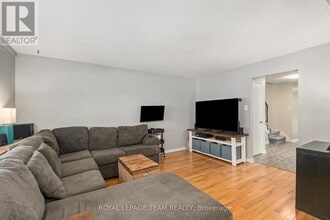 9 Glacier St in Ottawa, ON - Building Photo - Building Photo