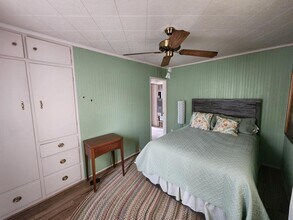 956 Circle Dr in Manitowoc, WI - Building Photo - Building Photo