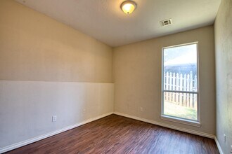 1629 Tenbears Rd in Edmond, OK - Building Photo - Building Photo