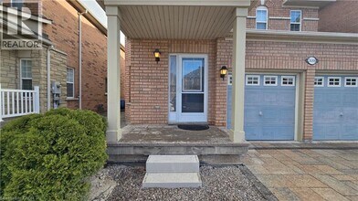 3688 Emery Dr in Mississauga, ON - Building Photo - Building Photo