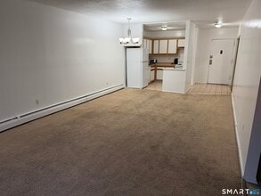 155 Bull Hill Ln in West Haven, CT - Building Photo - Building Photo