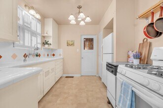 646 E Michigan Ave in Fresno, CA - Building Photo - Building Photo