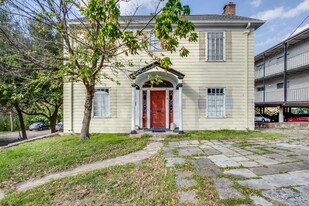 706 E Dean Keeton St in Austin, TX - Building Photo