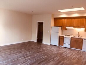 1047 El Camino Real in Menlo Park, CA - Building Photo - Building Photo