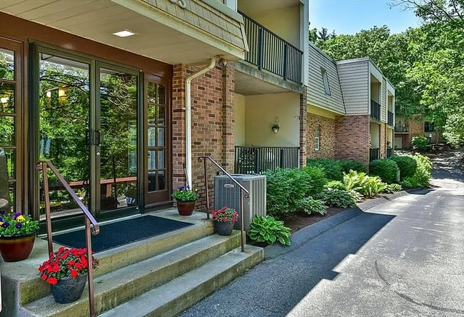 property at 553 Sloop Rd