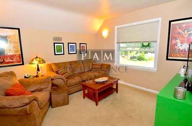6747 Hillside Ln in Wauwatosa, WI - Building Photo - Building Photo