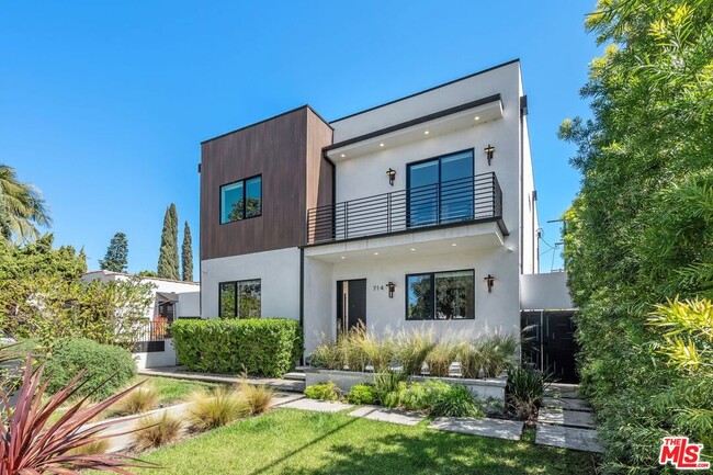 property at 714 N La Jolla Ave