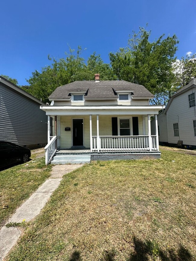 property at 2506 Portsmouth Blvd