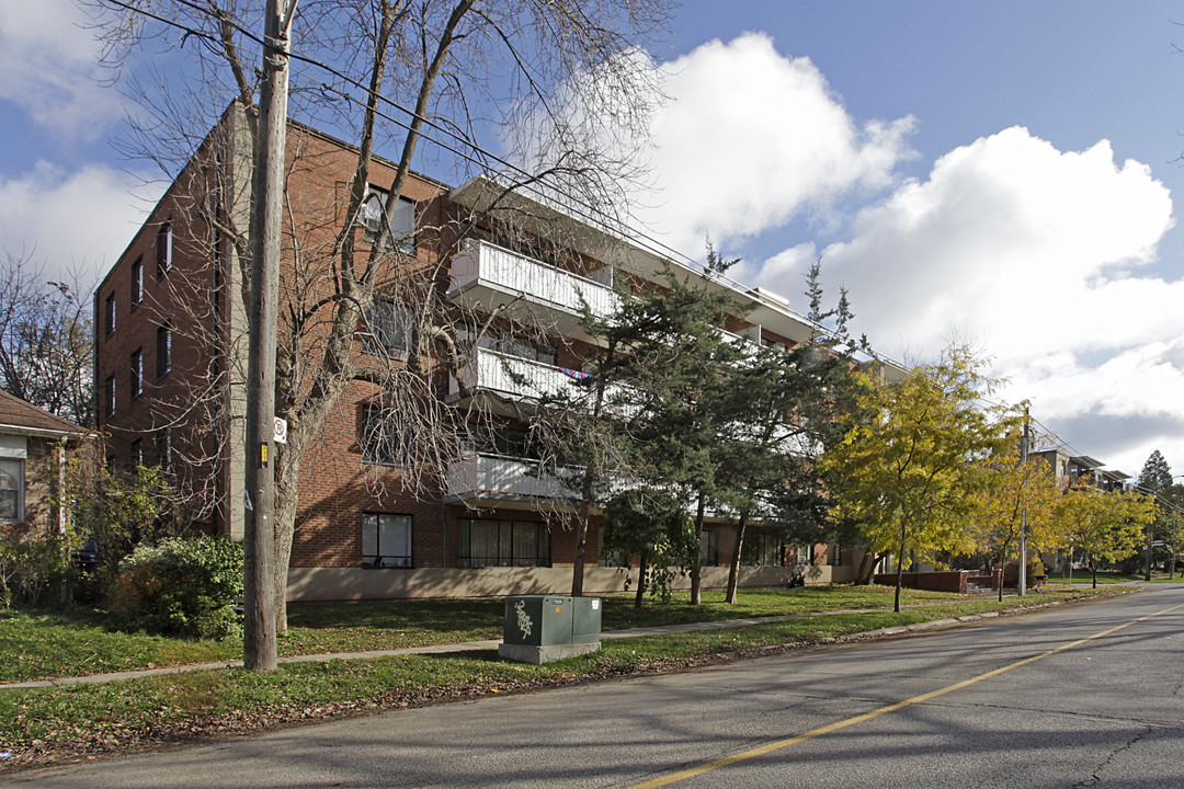 75 42nd St in Toronto, ON - Building Photo