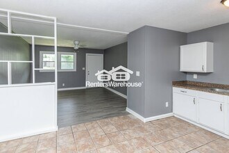 7800 E 51st St in Kansas City, MO - Building Photo - Building Photo