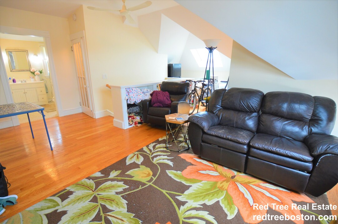 14 Breck Ave, Unit 2 in Boston, MA - Building Photo