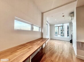 195 Greenpoint Ave in Brooklyn, NY - Building Photo - Building Photo