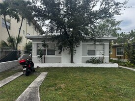 1719 Lincoln St in Hollywood, FL - Building Photo