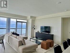 38 Annie Craig Dr in Toronto, ON - Building Photo - Building Photo