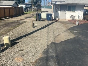 351 Front St in Junction City, OR - Building Photo - Building Photo
