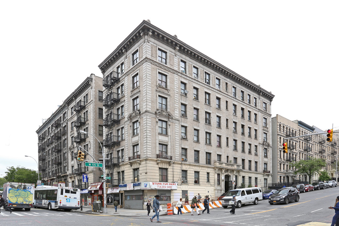 3340-3346 Broadway in New York, NY - Building Photo