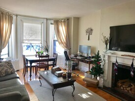 217 Newbury St, Unit 3F in Boston, MA - Building Photo