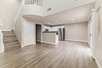 10355 Missouri Meadows St in Las Vegas, NV - Building Photo - Building Photo