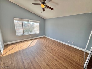 1736 Pomerado Dr in Las Vegas, NV - Foto de edificio - Building Photo