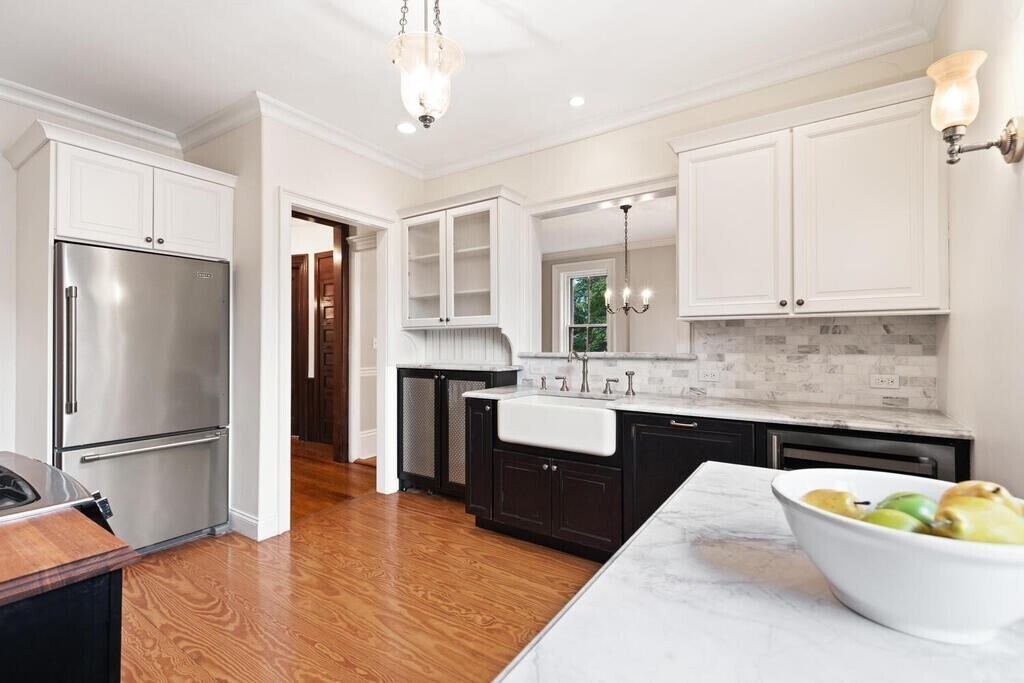 2 Rangeley Rd in Winchester, MA - Building Photo