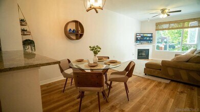 300 W Beech St in San Diego, CA - Foto de edificio - Building Photo