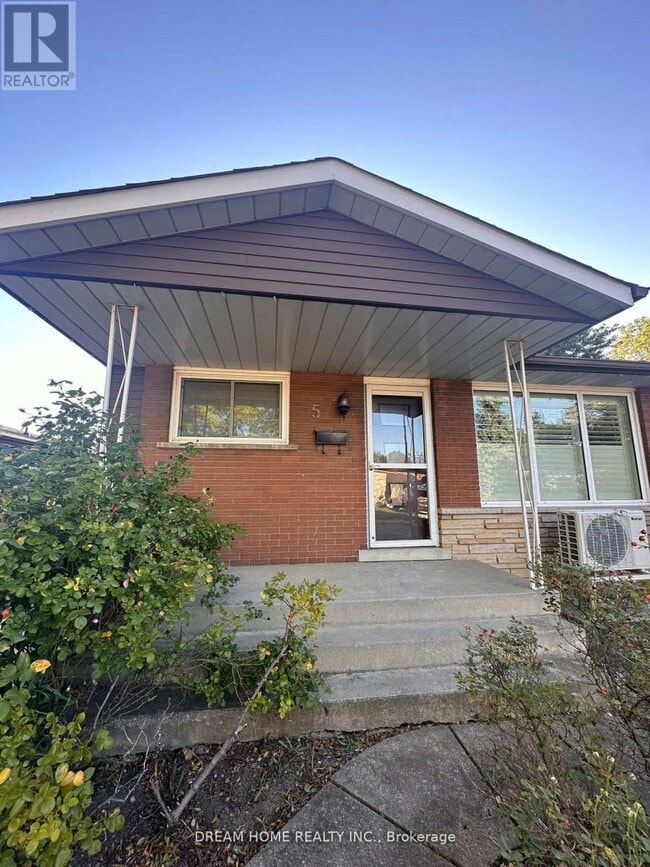 5 Empire Ct in Hamilton, ON - Building Photo - Building Photo