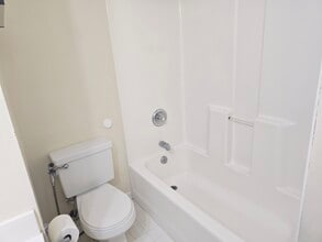 208 E Mell St in Pooler, GA - Building Photo - Building Photo