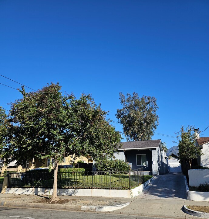 501 Macdonald St in Pasadena, CA - Building Photo