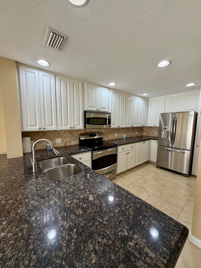 property at 1605 Jeaga Dr