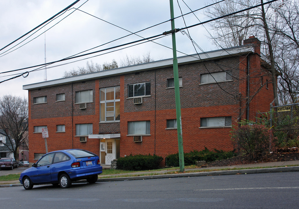 1944 Highland Ave in Cincinnati, OH - Building Photo