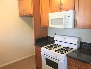 10424-10425 Parr Ave in Los Angeles, CA - Building Photo - Building Photo