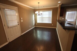 821 Addison Court in Auburn, AL - Building Photo