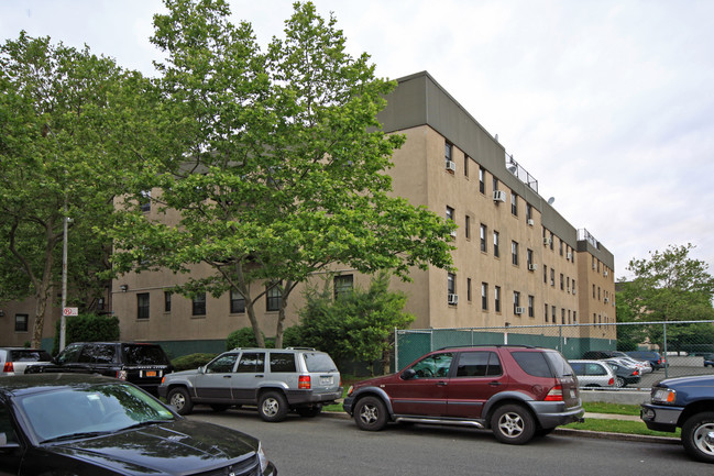 Marine Terrace in Long Island City, NY - Building Photo - Building Photo