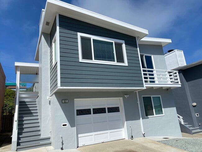 52 Avalon Dr, Unit 3 Bedroom in Daly City, CA - Building Photo - Building Photo