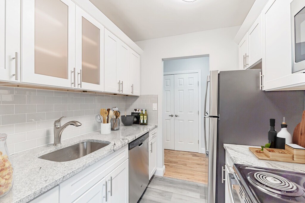 Brixton Lane Apartments Levittown, NY Apartments For Rent