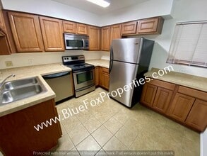 1810 E Blacklidge Dr in Tucson, AZ - Building Photo - Building Photo