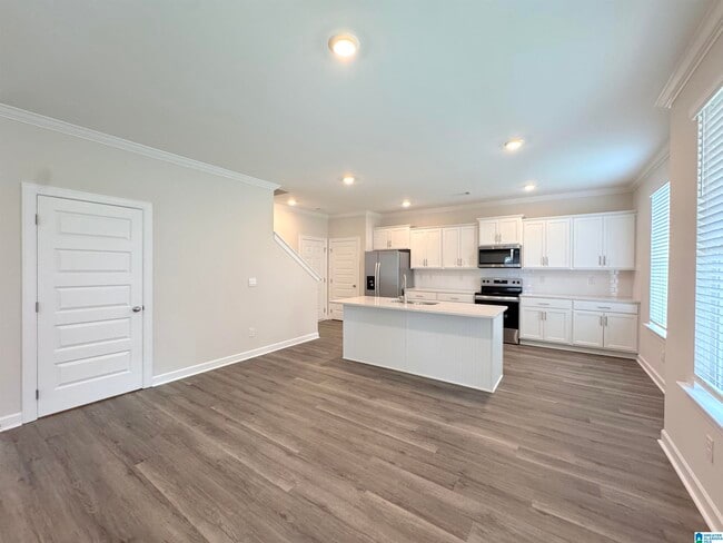 1728 Windsor Hl Ln in Montgomery, AL - Foto de edificio - Building Photo