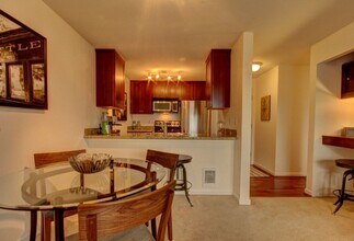 2512 E Madison St in Seattle, WA - Building Photo - Building Photo