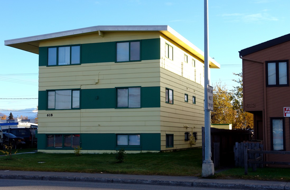 618 E 9th Ave in Anchorage, AK - Building Photo