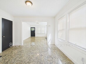 5046 Michigan Ave in Kansas City, MO - Foto de edificio - Building Photo