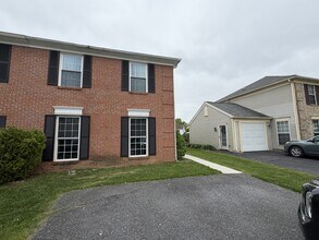 5805 Farmgate Ct in Frederick, MD - Building Photo - Building Photo