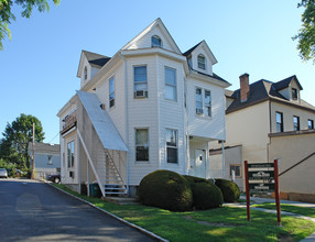 35 Beekman Ave in Tarrytown, NY - Building Photo - Building Photo