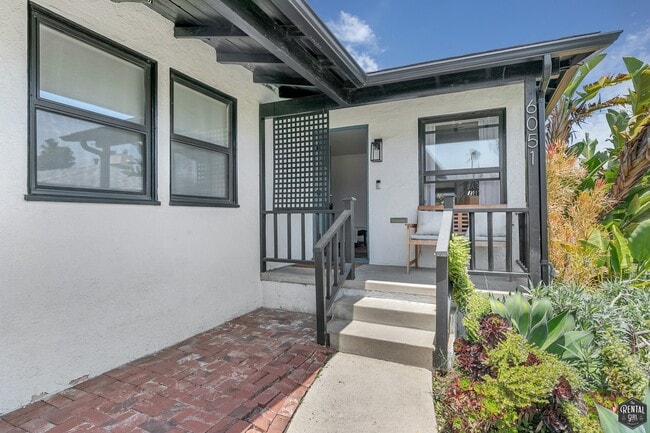 6051 W 86th Pl in Los Angeles, CA - Building Photo - Building Photo