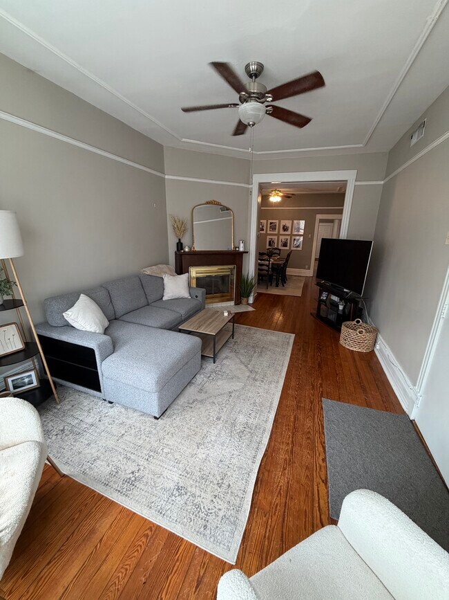 3318 N Kenmore Ave, Unit 1 in Chicago, IL - Foto de edificio - Building Photo