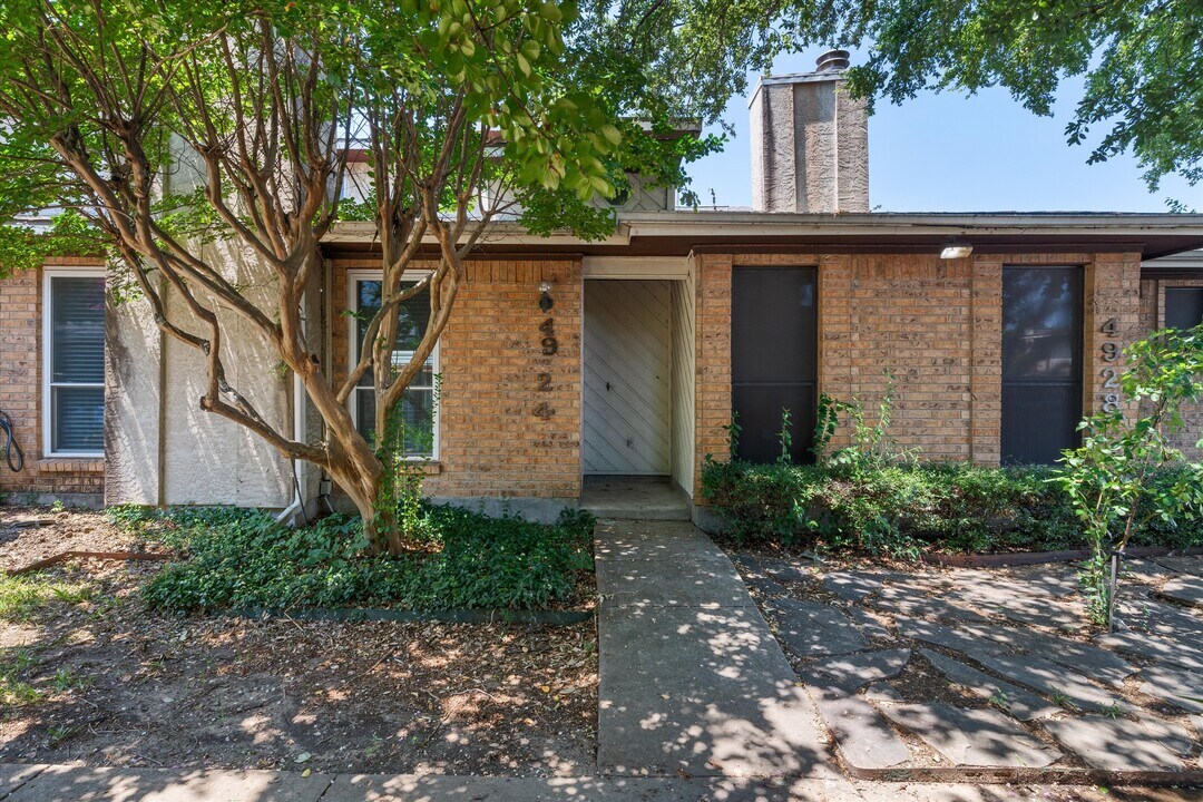 4924 Oak Blf in Mesquite, TX - Building Photo