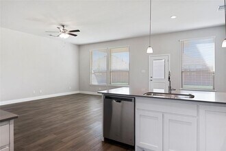 1105 Whispering Hl Dr in Mansfield, TX - Building Photo - Building Photo