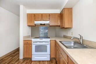 Brightwaters at Redhawk in Tigard, OR - Building Photo - Building Photo