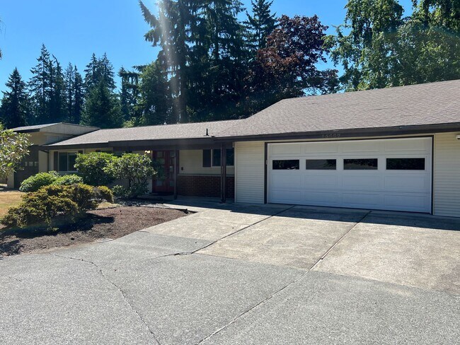 15667 SE 24th St in Bellevue, WA - Building Photo - Building Photo