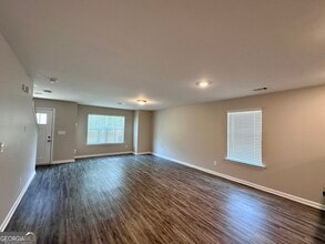400 Whippet St in Union City, GA - Building Photo - Building Photo